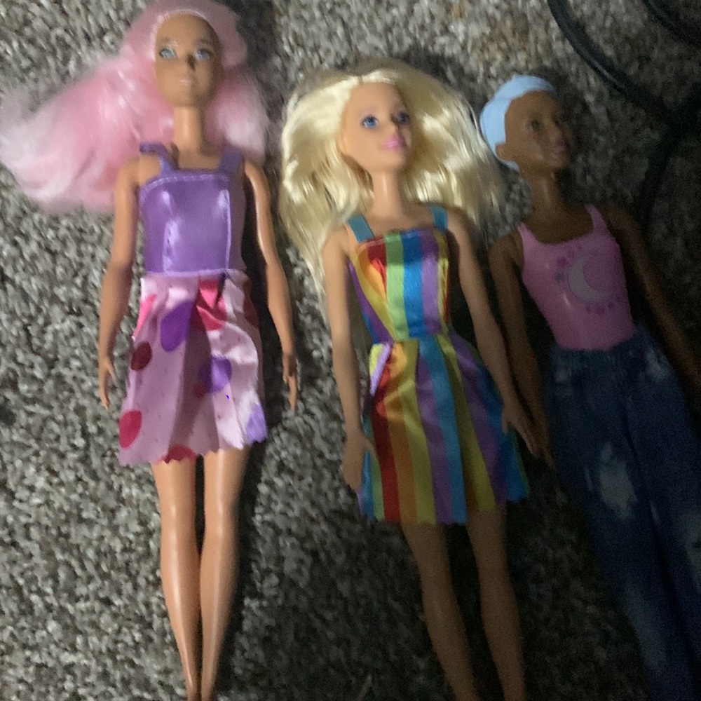 Barbies bundle - Picture 3 of 4